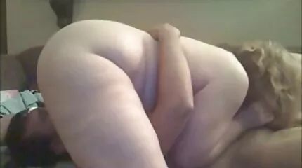 Suger den lille mund af en hård pik danske sex cam