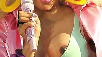 Busty porno dansk gratis tog pik fra en liderlig mand