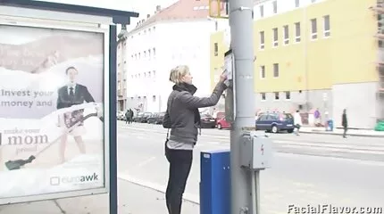 Nabo assertive mand dansk lesbisk sex fucks skinny pige