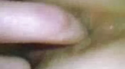 Flirt sex dansk video G Giselle Palmer første gang kneppet gennem et hul i væggen